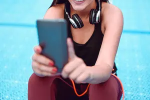 女性篮球运动员如何在训练后有效放松?两种策略的差异与最佳选择
